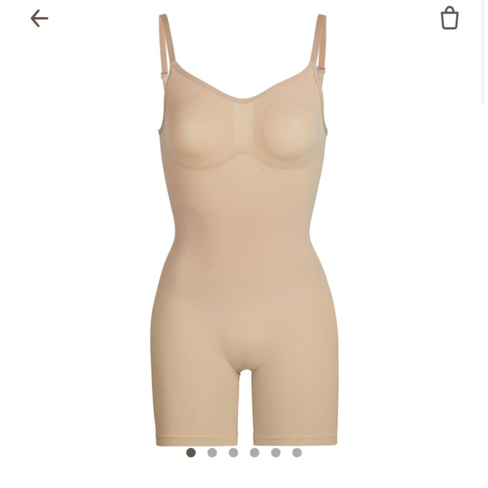 SKIMS s/m sculpting bodysuit mid thigh